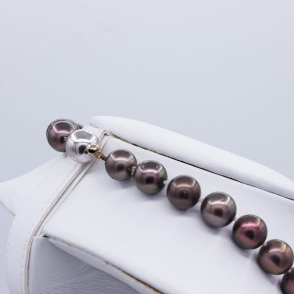 Tahiti Pearl Necklace on White Silk Thread with 18ct White Gold Clasp - Image 3